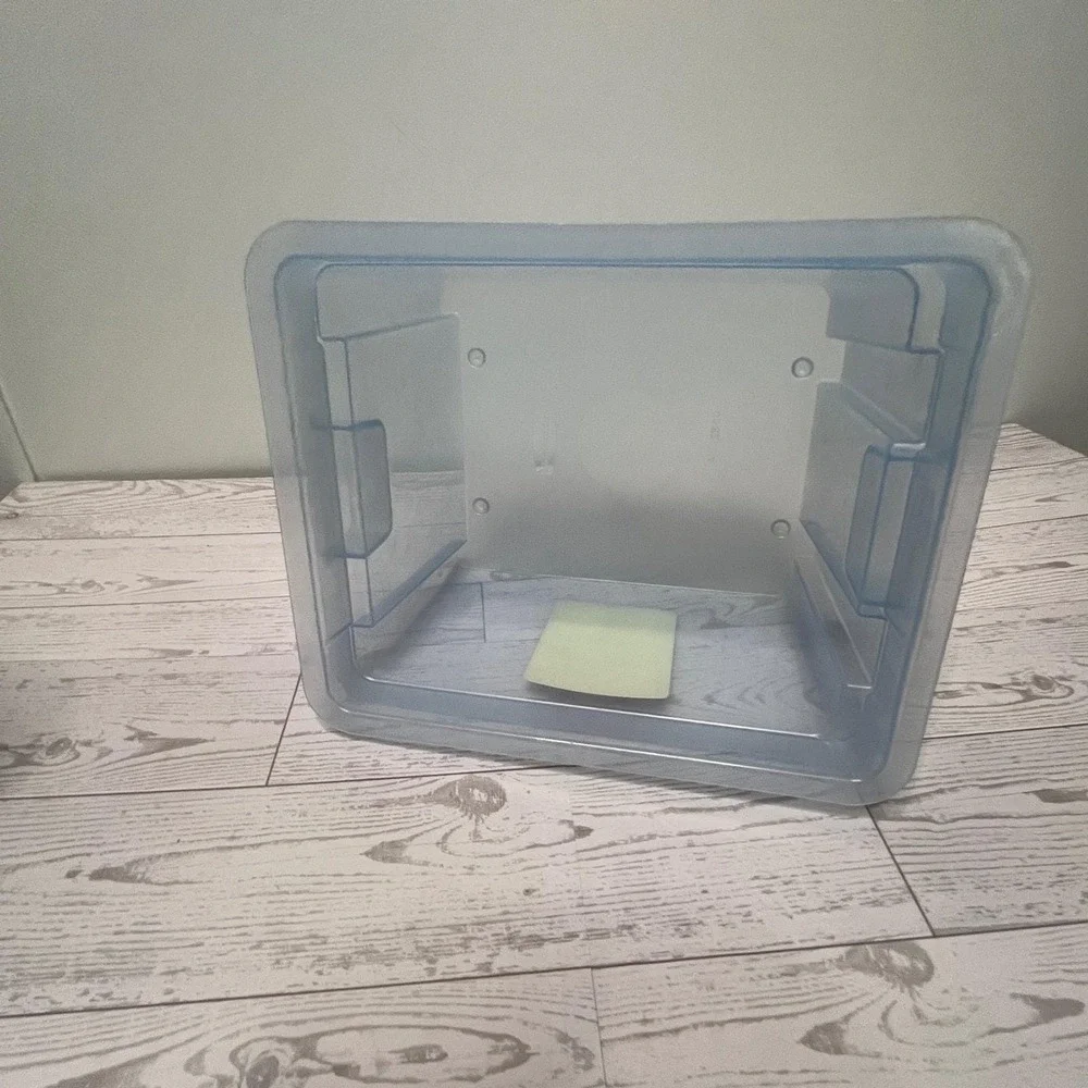 Rubbermaid Keepers Latch Box Blue Storage Container 3.7 Quart 9.5x7.5 in Clear